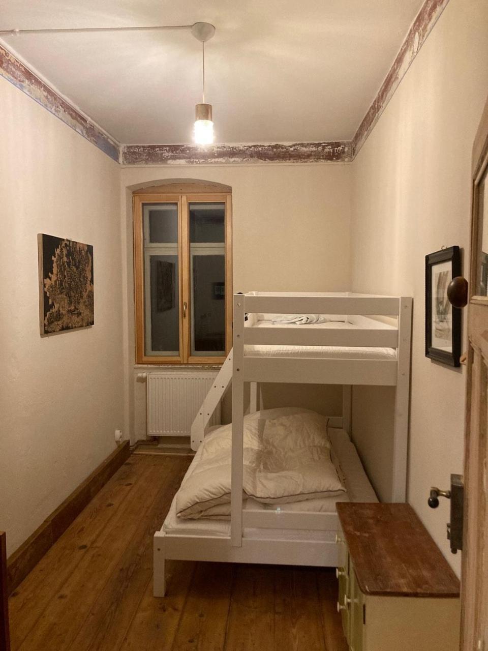 In Schoener Atelierwohnung Mit Garten Und Werkstattsauna *